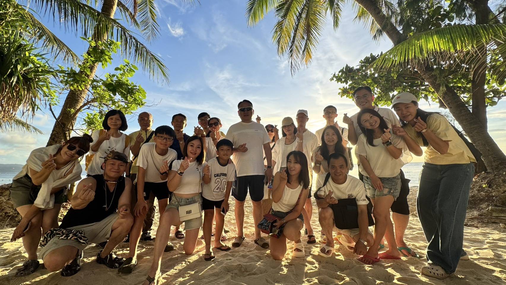 🌴☀️ 大耀建築 ✈ 員工旅遊・長灘島開玩啦！ ☀️🌴